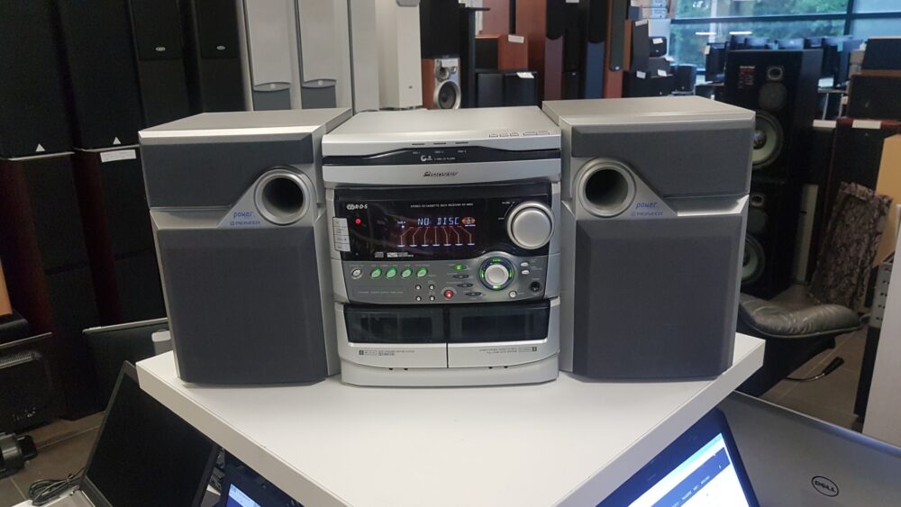Pioneer XR-A660
