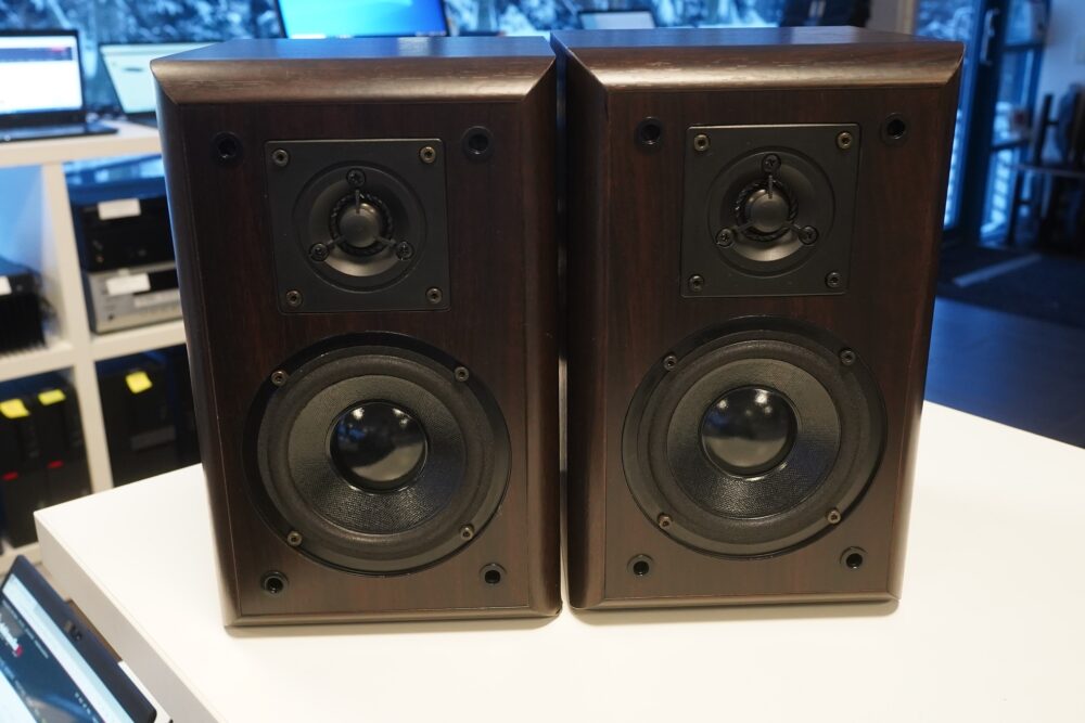 Sonab CS-101 bookshelf speakers