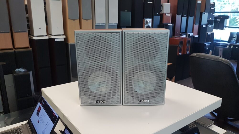 Canton GLE 401 speakers