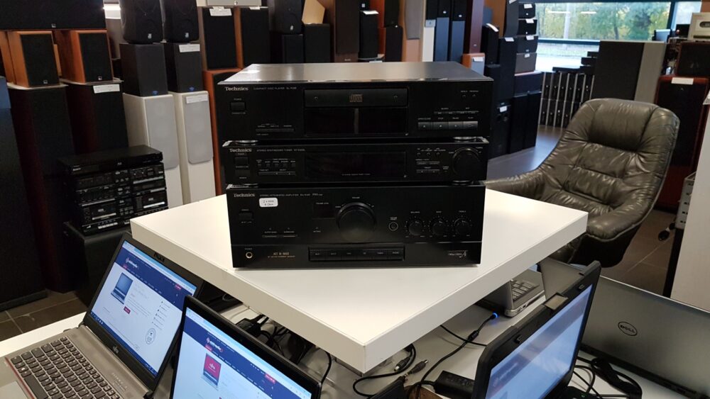 Retro-set from Technics
