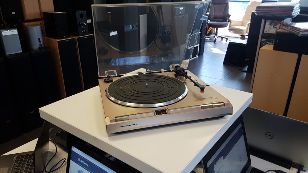 Marantz TT221 turntable