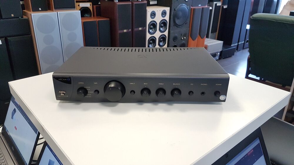 Arcam Alpha 8R stereo integrated amplifier