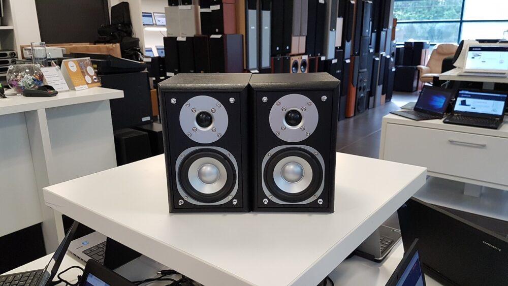 System One VH-210s speakers