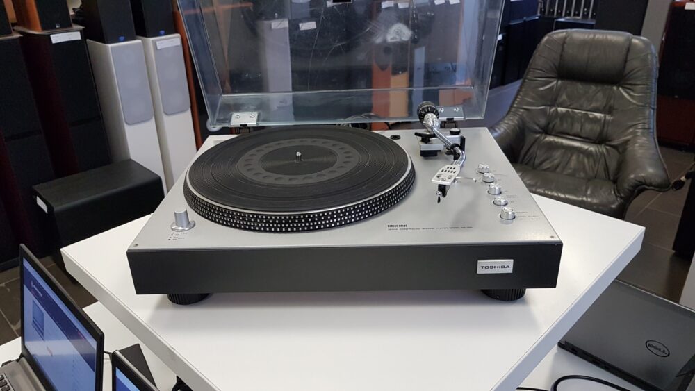 Toshiba SR-355 turntable