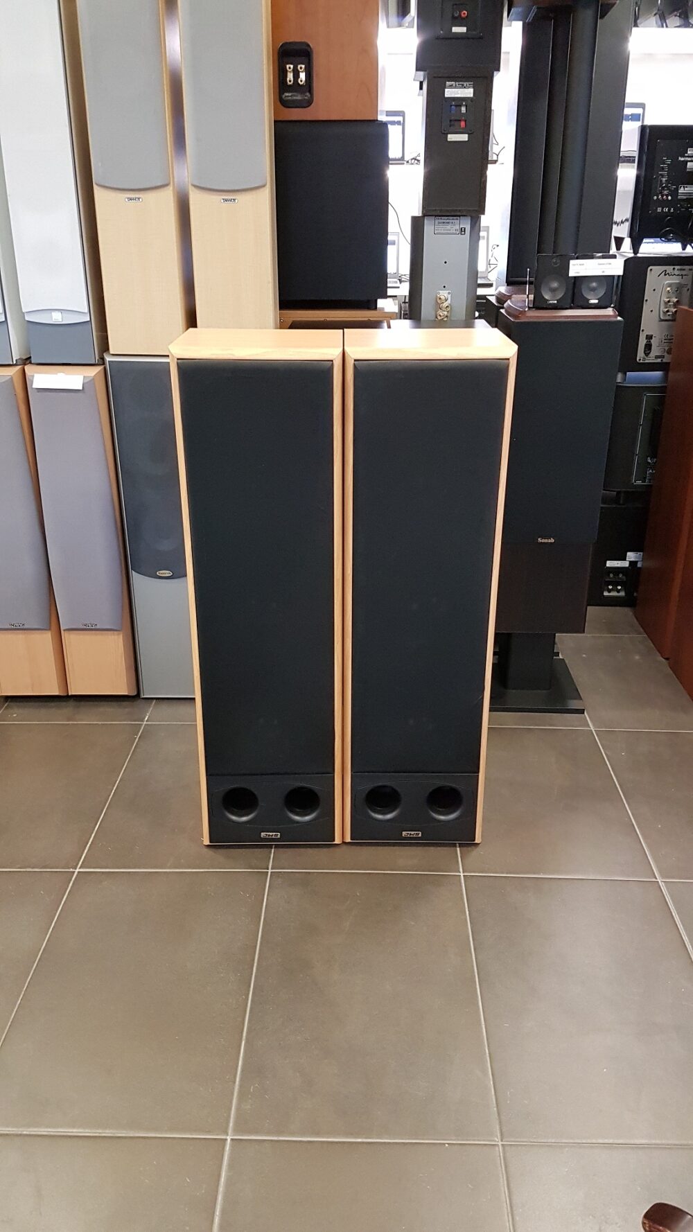 JWS Floorstanding speakers