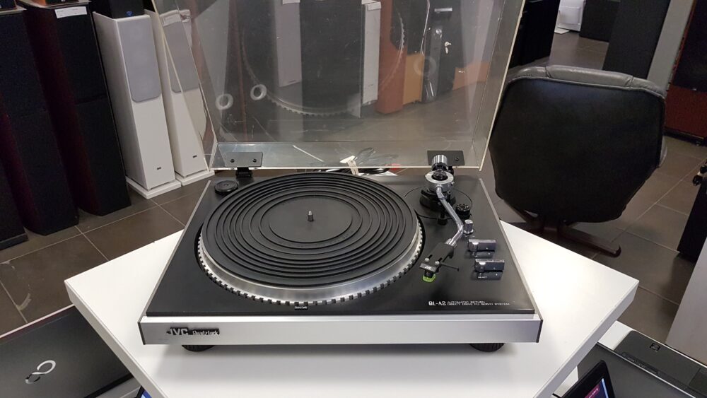 JVC L-A11 turntable