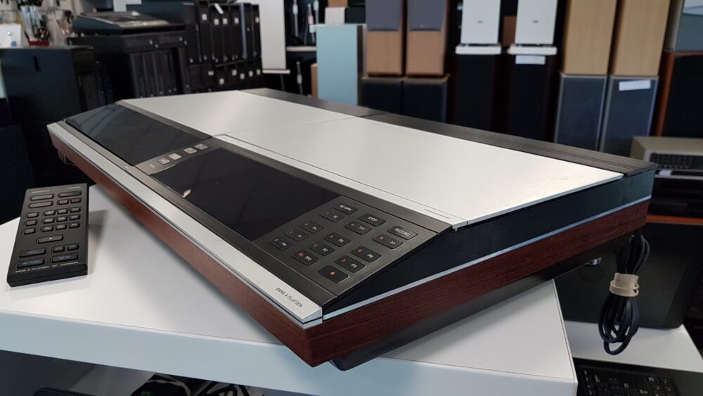 Bang & Olufsen BeoCenter 7700 music center