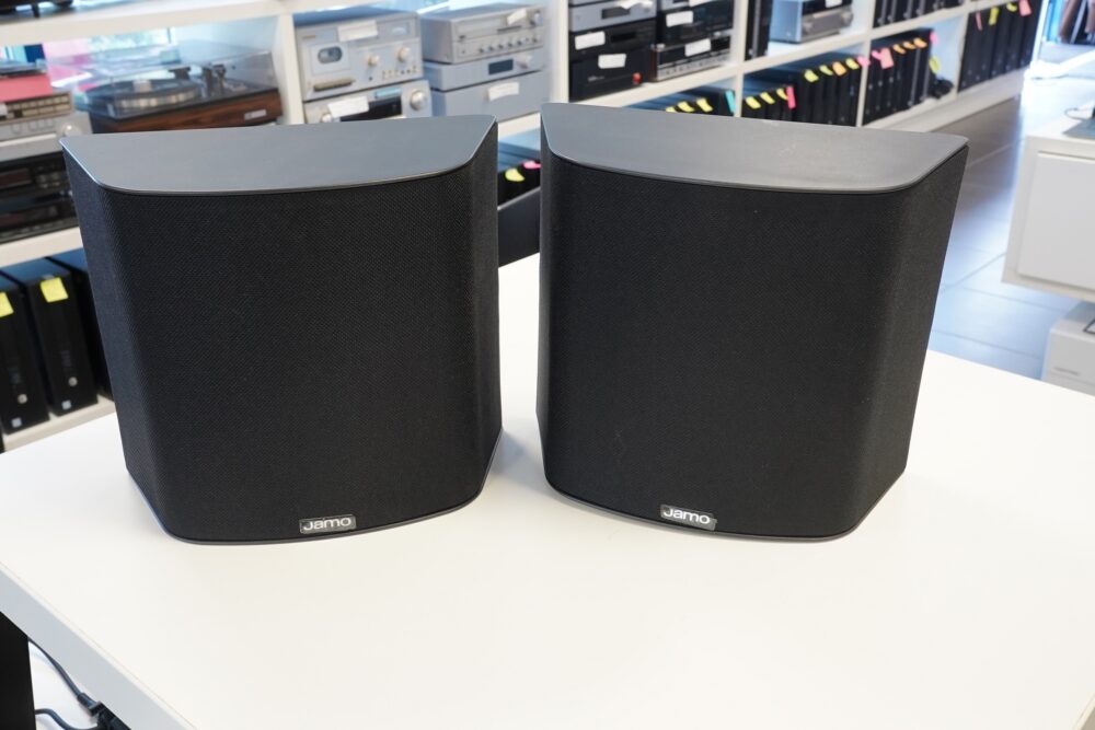 Jamo E4 SUR shelf speakers