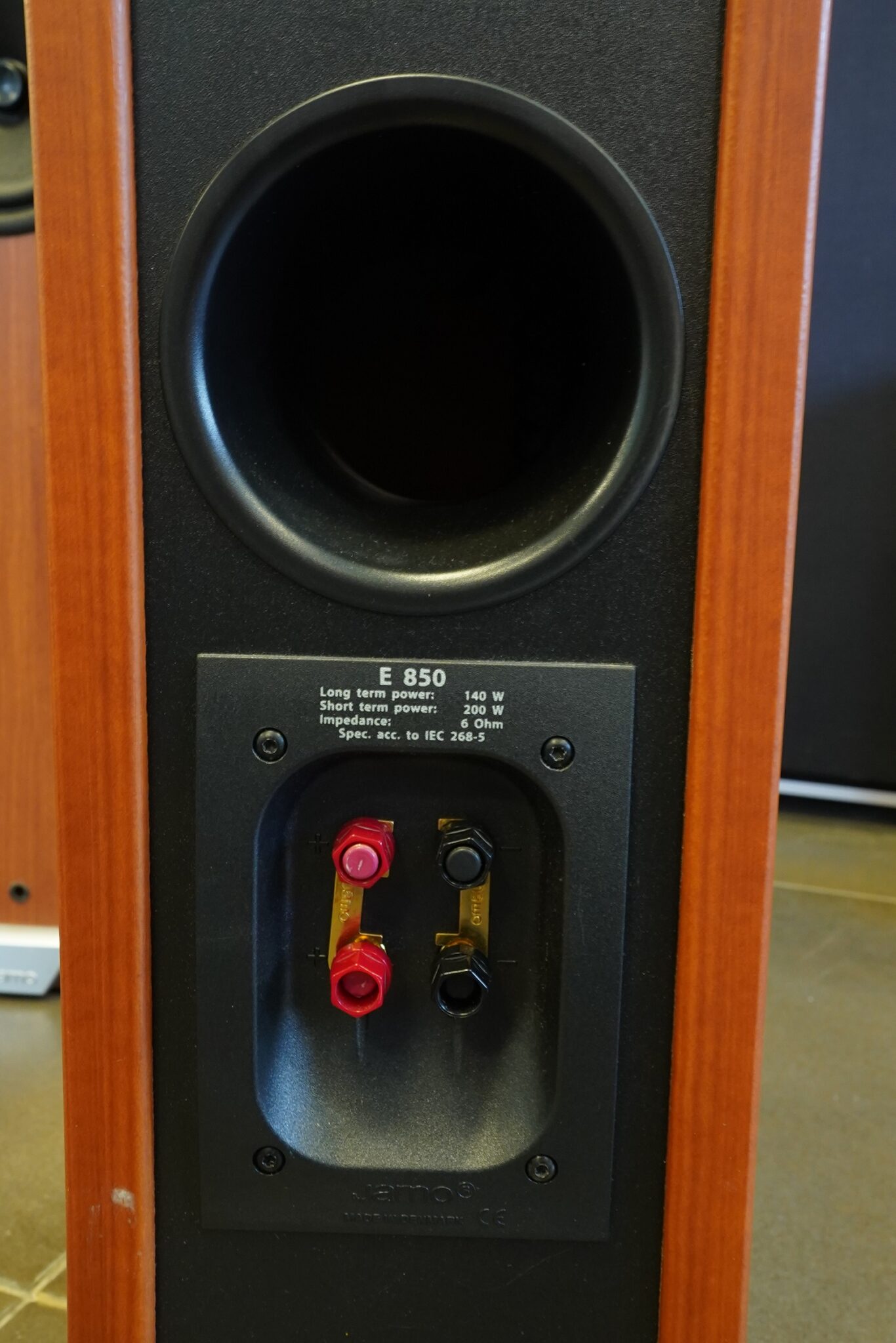 Jamo E850 floor standing speakers Elektroonika24
