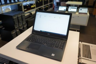 Fujitsu LIFEBOOK U757