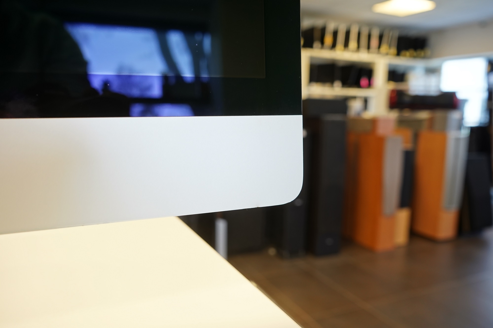 Apple iMac Retina 5K, 27-inch, 2019 - Image 3