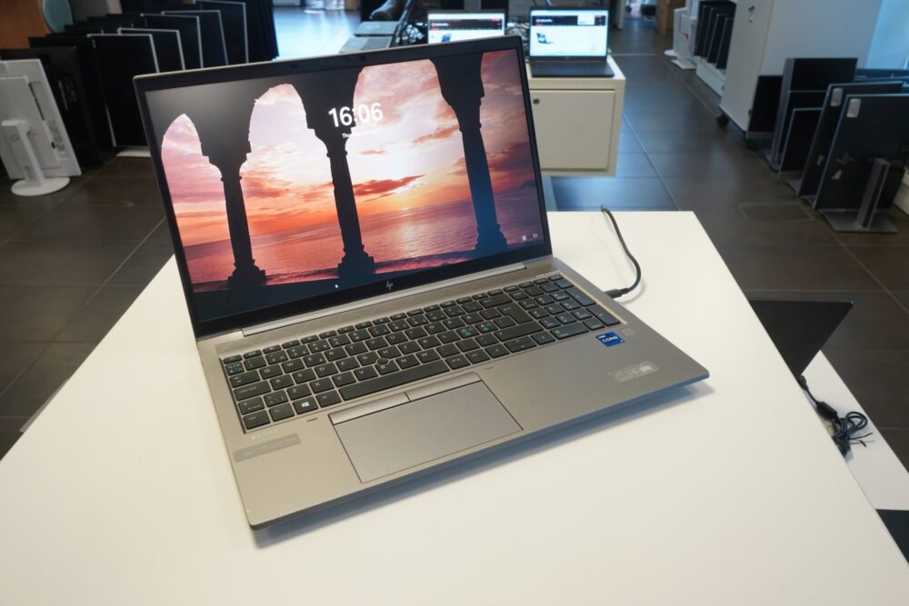 HP ZBook Firefly 15 G8, defect