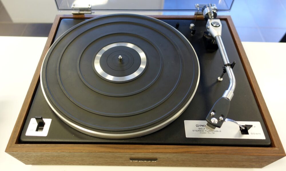 Pioneer PL-12 turntable